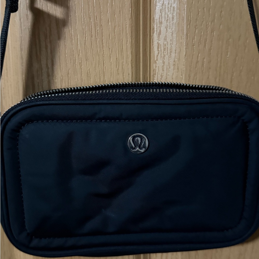 lululemon athletica Midnight Crossbody Bag